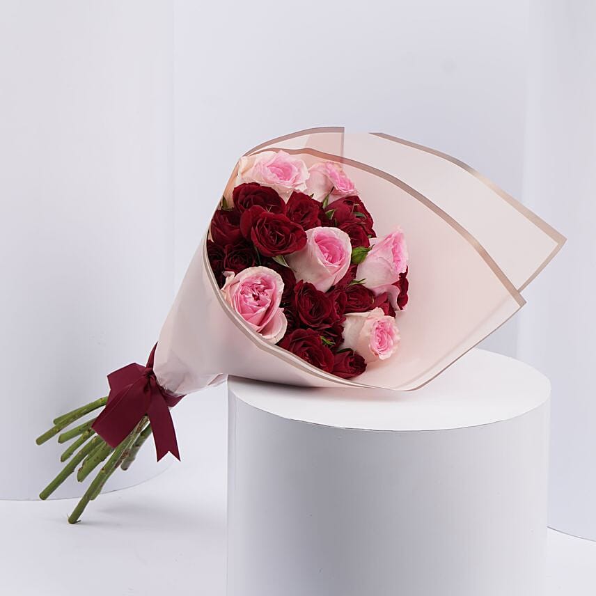 Red & Pink Roses Bouquet: Send Flowers to Saudi Arabia
