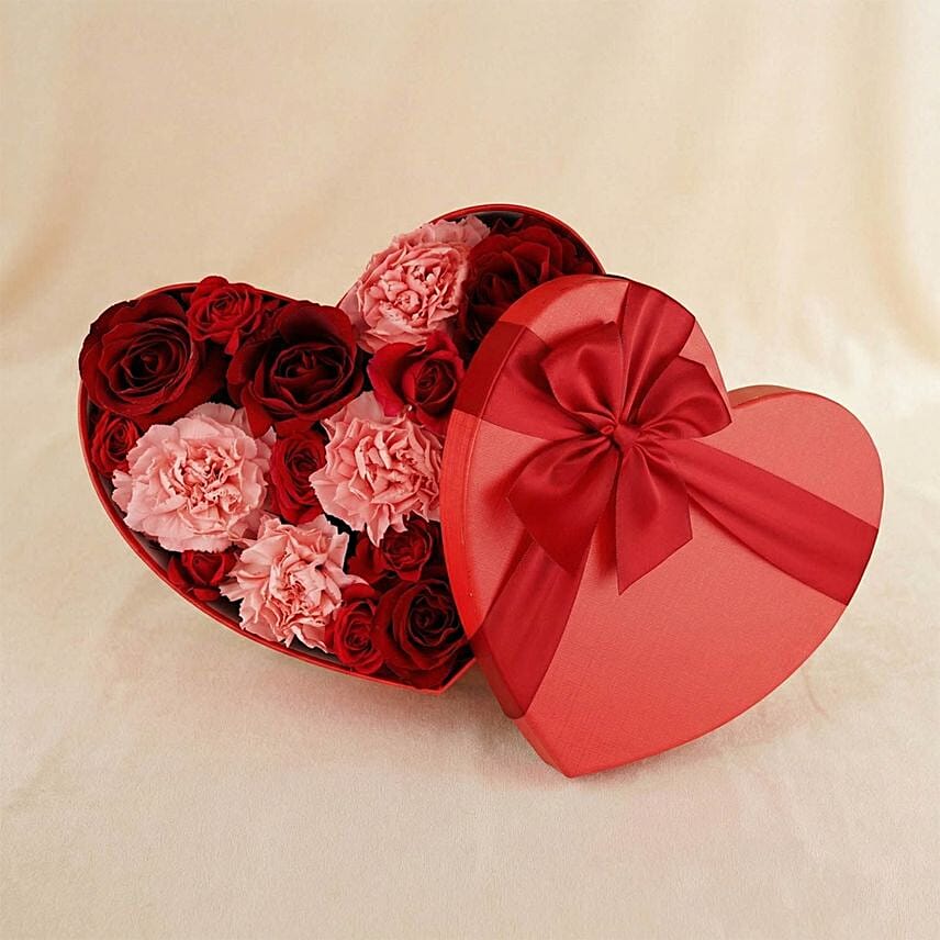 classic red rose n carnation heart box: Valentines Day Gifts to Saudi Arabia