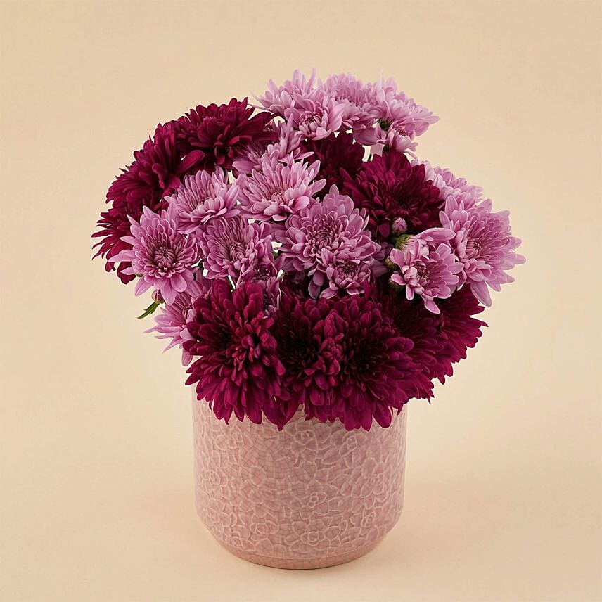 Royal Elegance Chrysanthemum Vase: Mothers Day Gifts in Saudi Arabia
