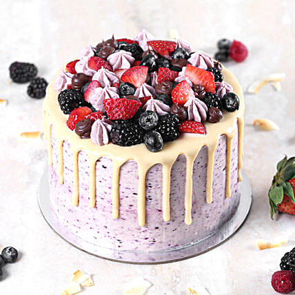 Yummy Vanilla Berry Delight Cake Half Kg: Cakes in Jeddah