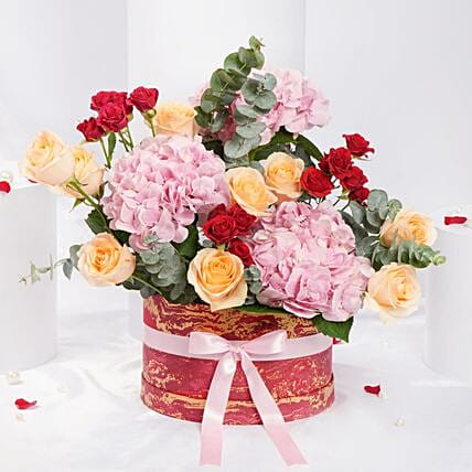 Charming Valentines Flower Box: Gifts To Al Khobar