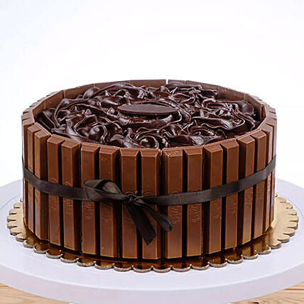 Kitkat Chocolate Cake: Cake Delivery in Riyadh