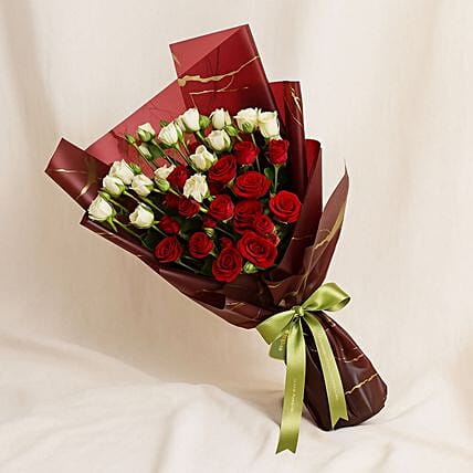 Red And White Spray Rose Bouquet: Send Gifts to Saudi Arabia