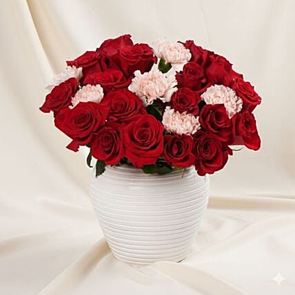 icon of love flower vase: Send Valentines Day Gifts to Saudi Arabia