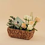 سلة ورد جوري مع علبة شوكولاتة باتشي