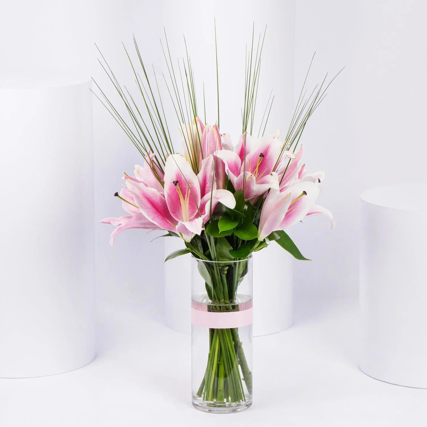 Online Pink Lily Nice Arrangement In A Vase Gift Delivery in Saudi ...