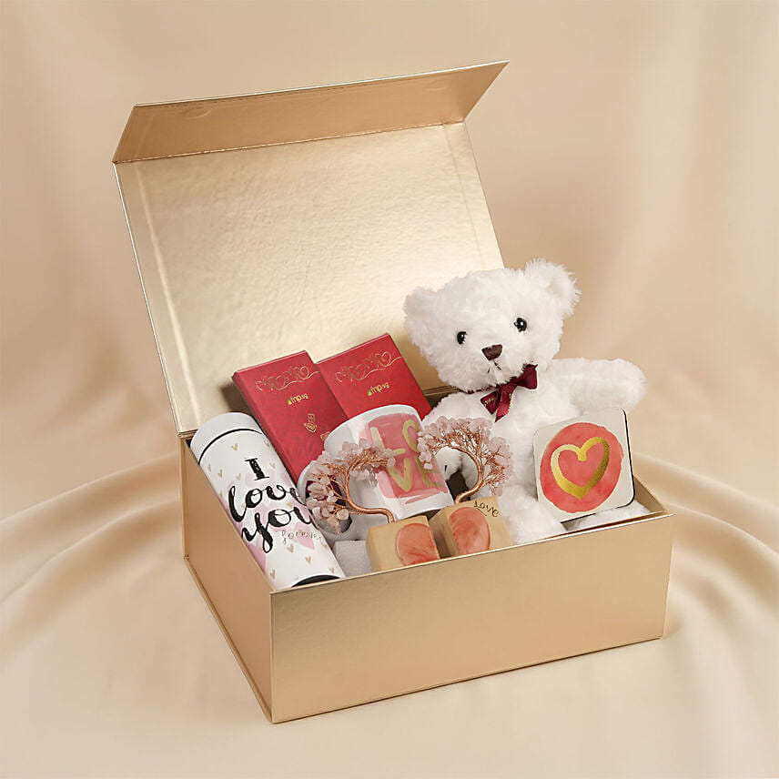 In Love With You Gift Hampers: Send Valentines Day Gifts to Singapore