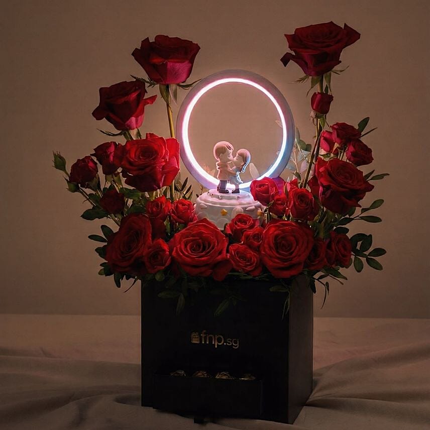 Lovers Flower Garden Valentine  Day Gift: هدايا عيد الحب سنغافورة