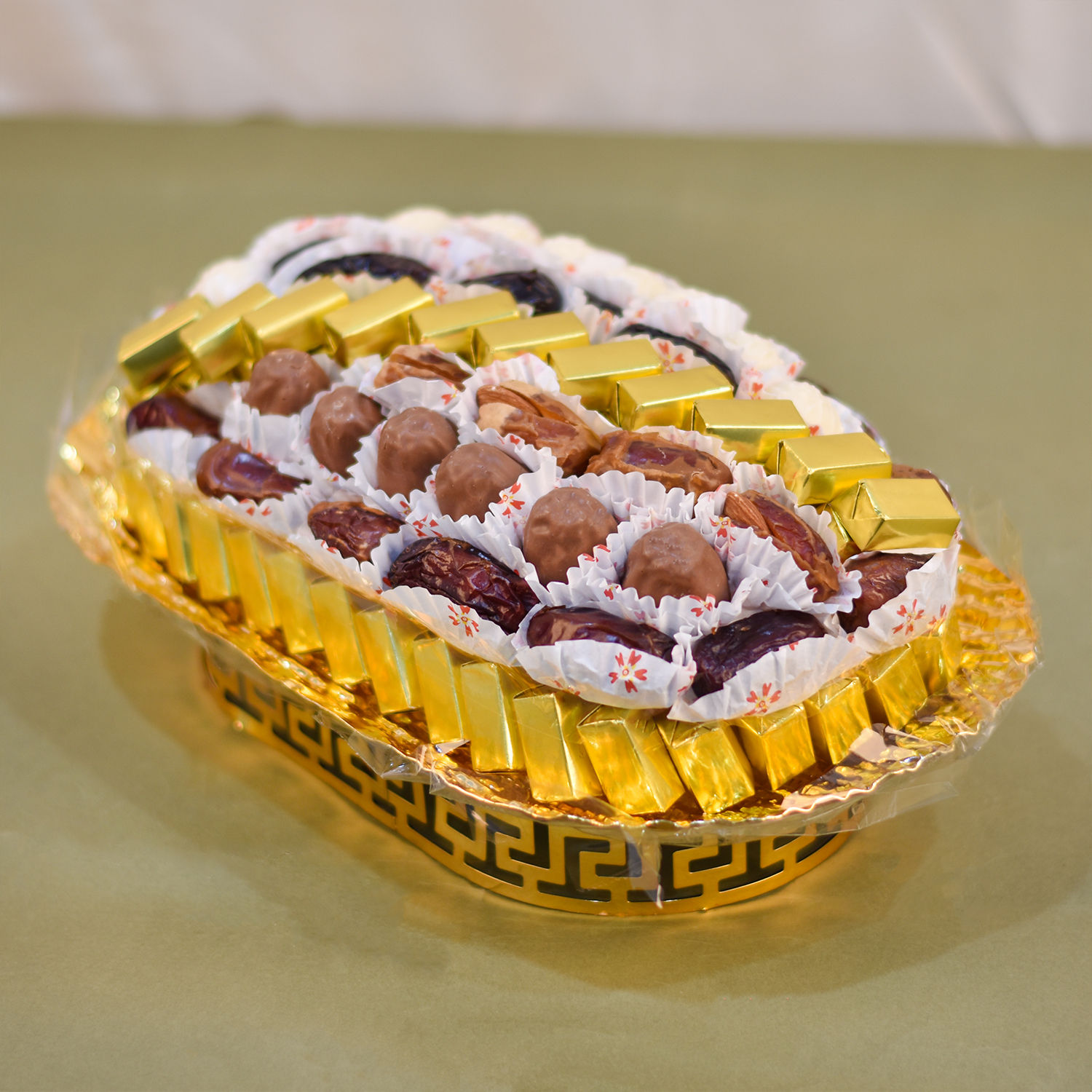Online Dates and Chocolate Raya Tray Medium Gift Delivery in Singapore ...
