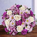 باقة ورد لون موف وأبيض فاخرة مع زنبق وجوري