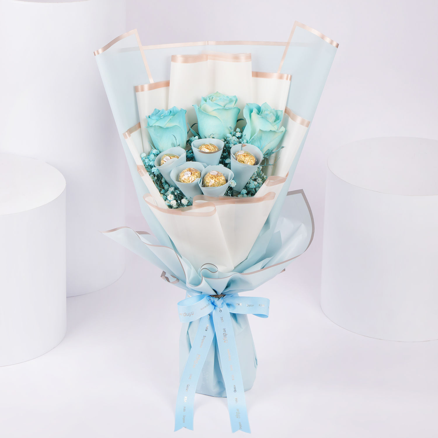 Fnp Blue Roses Order Blue Roses and Rochers Bouquet Online | Same-Day Delivery UAE ...