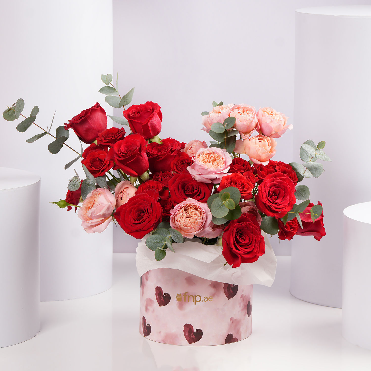 Order Valentine Special Red and Pink Roses Arrangement Online | Same ...