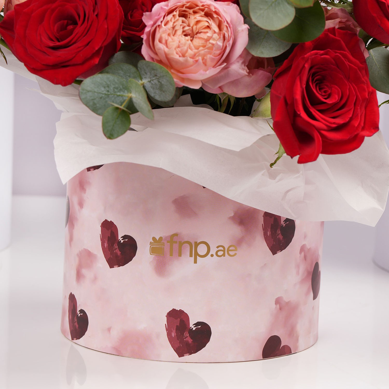 Order Valentine Special Red and Pink Roses Arrangement Online | Same ...